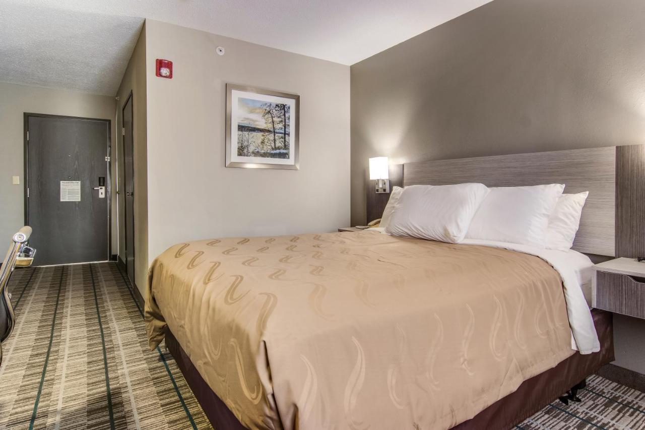 Quality Inn & Suites Grove City-Outlet Mall Esterno foto