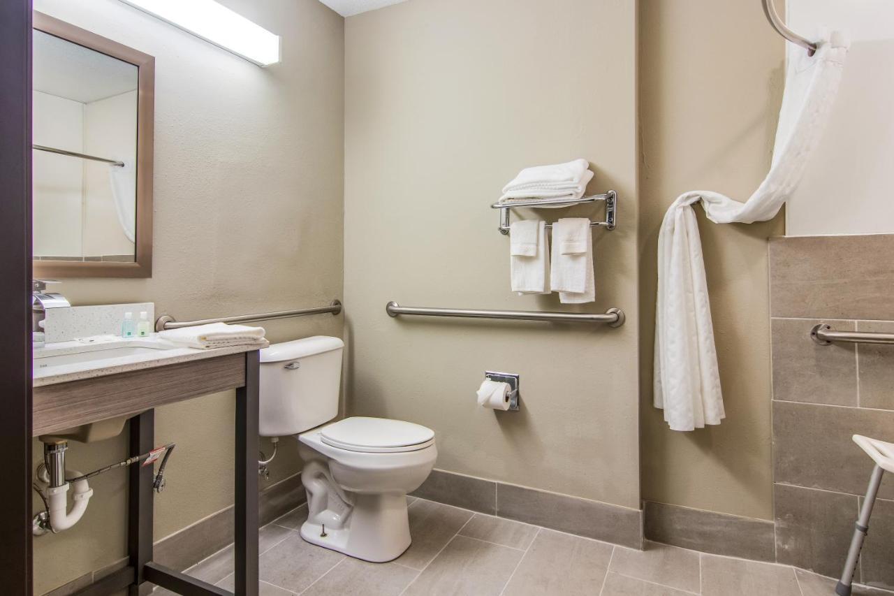 Quality Inn & Suites Grove City-Outlet Mall Esterno foto