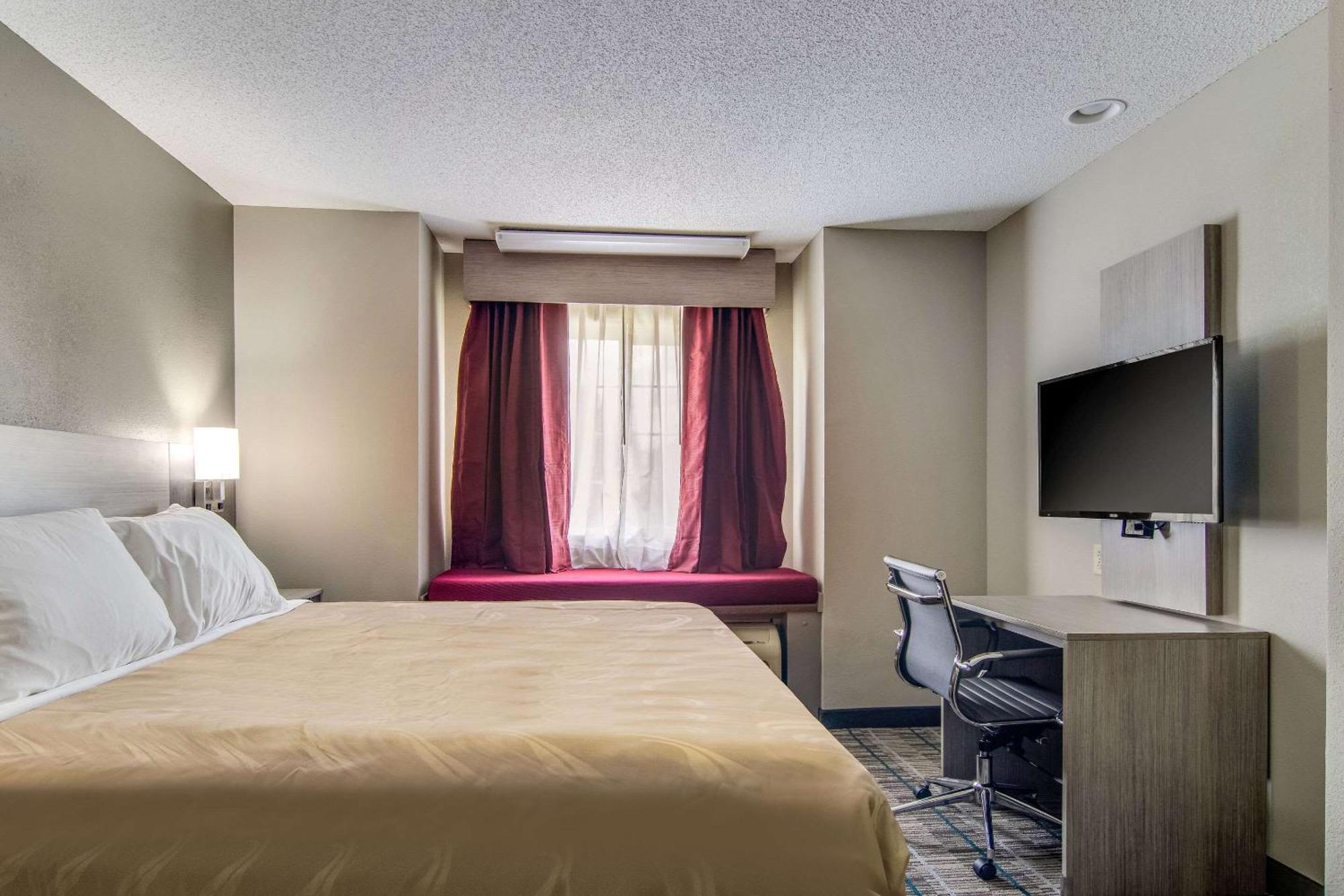 Quality Inn & Suites Grove City-Outlet Mall Esterno foto