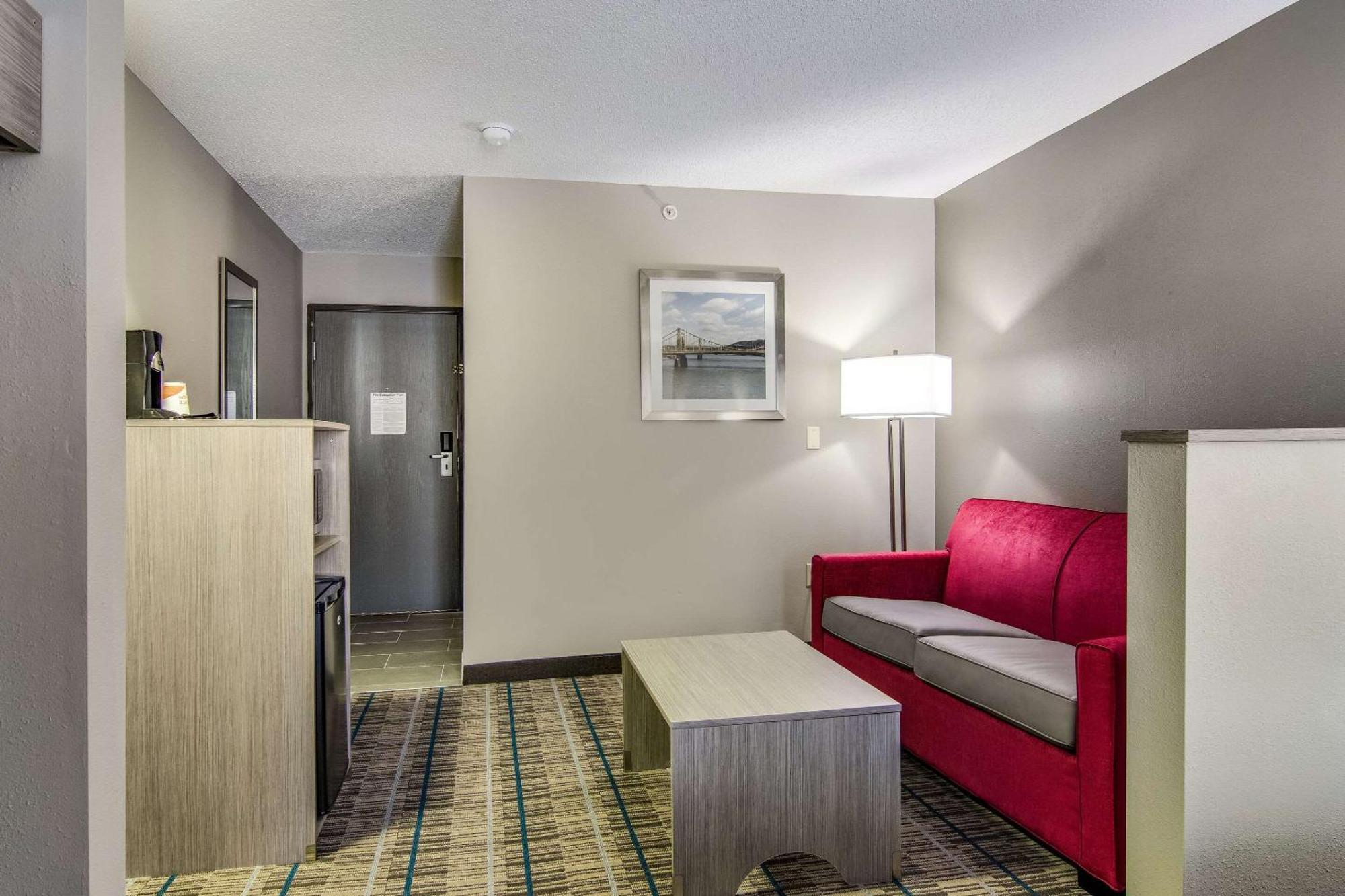 Quality Inn & Suites Grove City-Outlet Mall Esterno foto