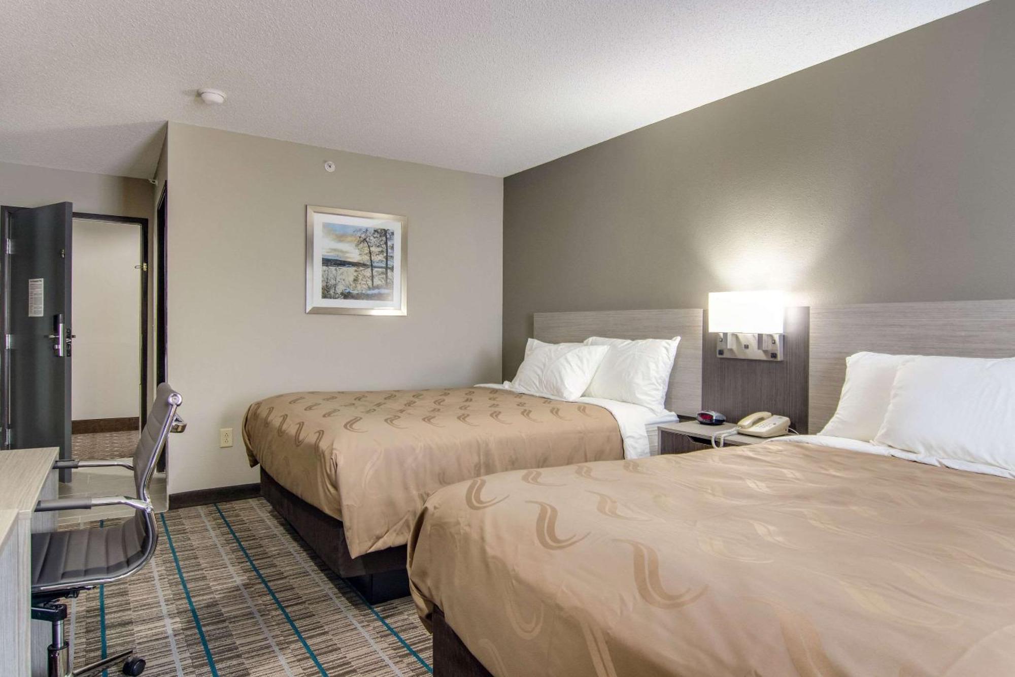 Quality Inn & Suites Grove City-Outlet Mall Esterno foto