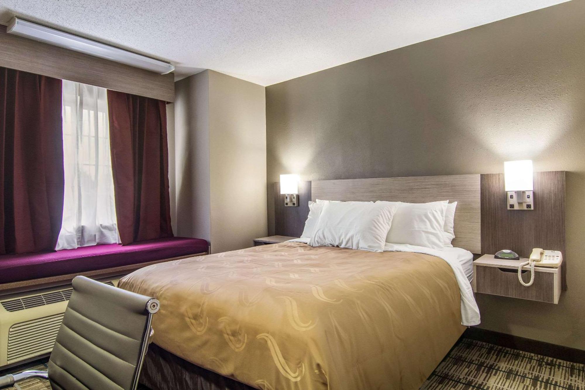 Quality Inn & Suites Grove City-Outlet Mall Esterno foto