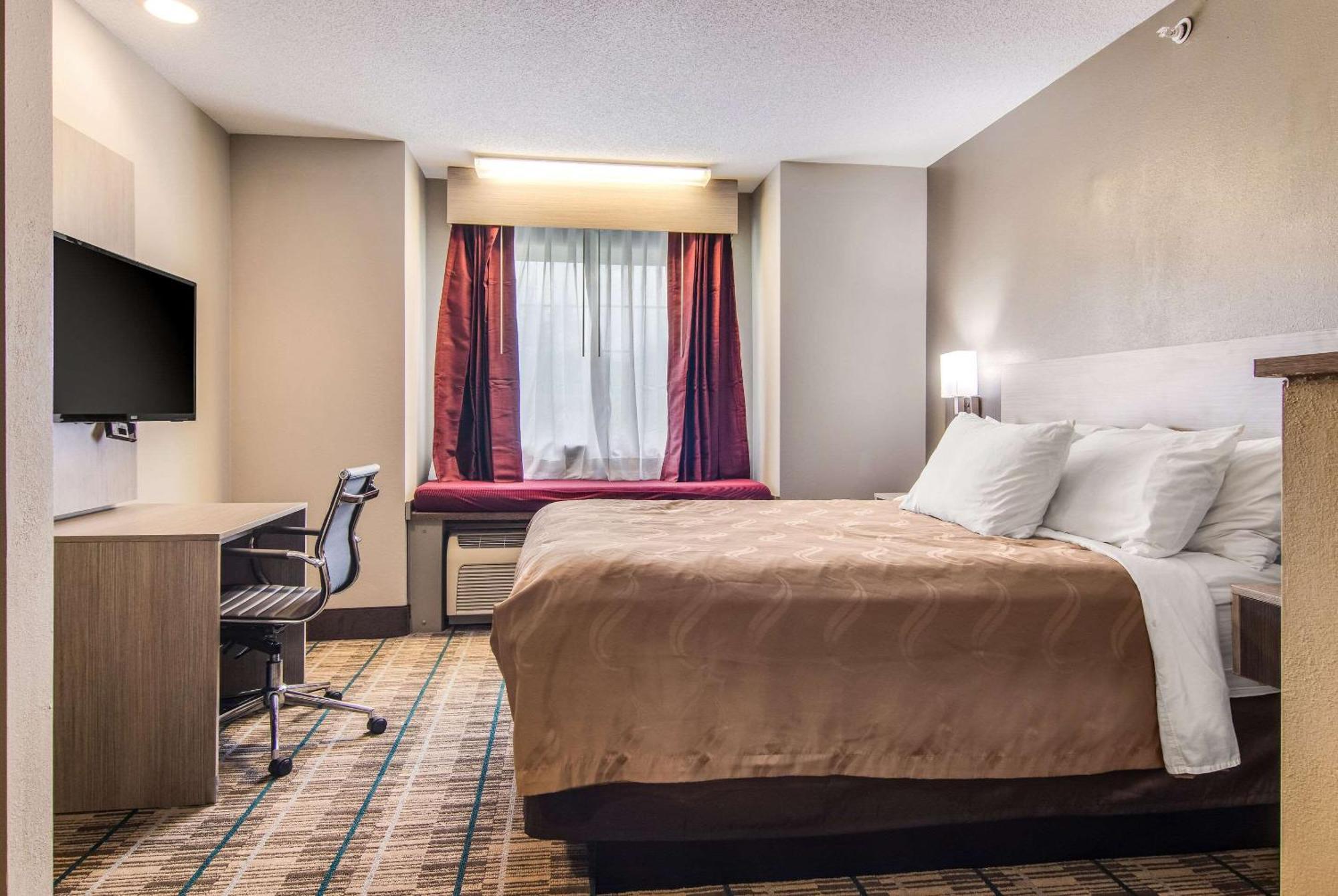 Quality Inn & Suites Grove City-Outlet Mall Esterno foto