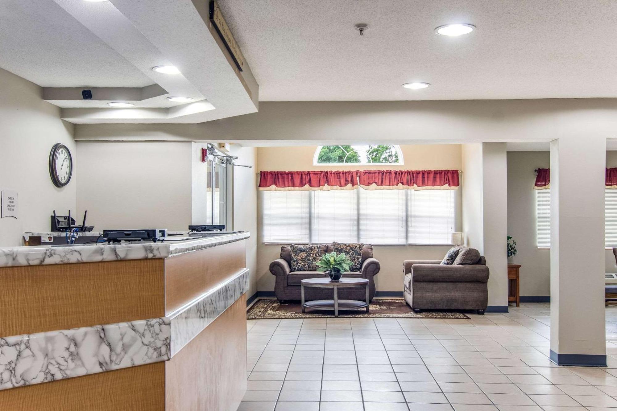 Quality Inn & Suites Grove City-Outlet Mall Esterno foto